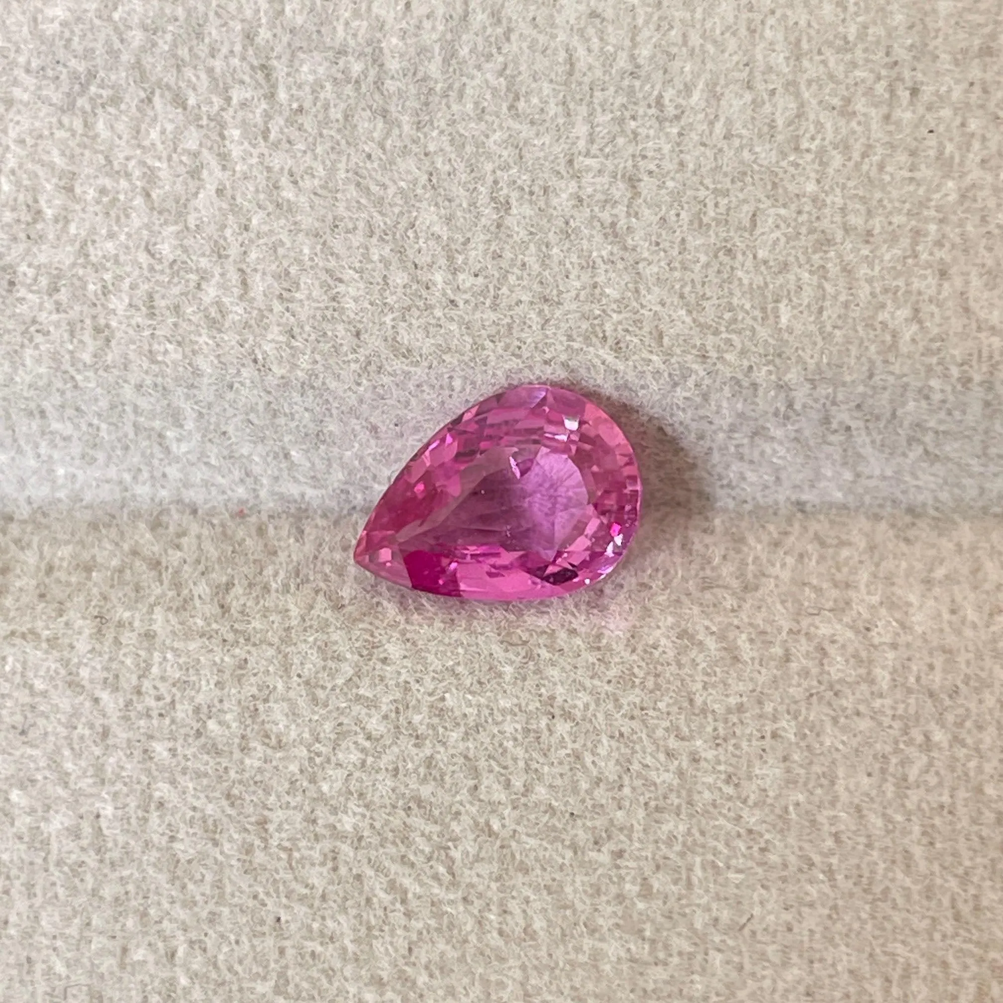 1.59 crt natural Pink Sapphire, Natural Neon Pink Sapphire