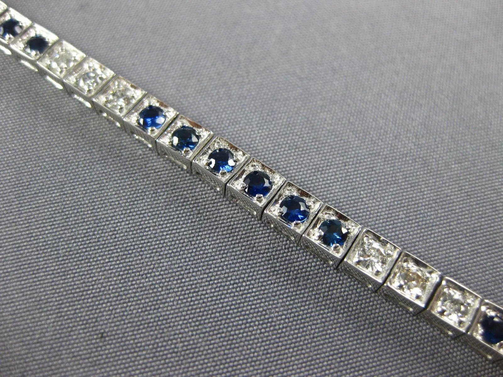 3.04CT DIAMOND & AAA SAPPHIRE 18KT WHITE GOLD 3D SQUARE FILIGREE TENNIS BRACELET