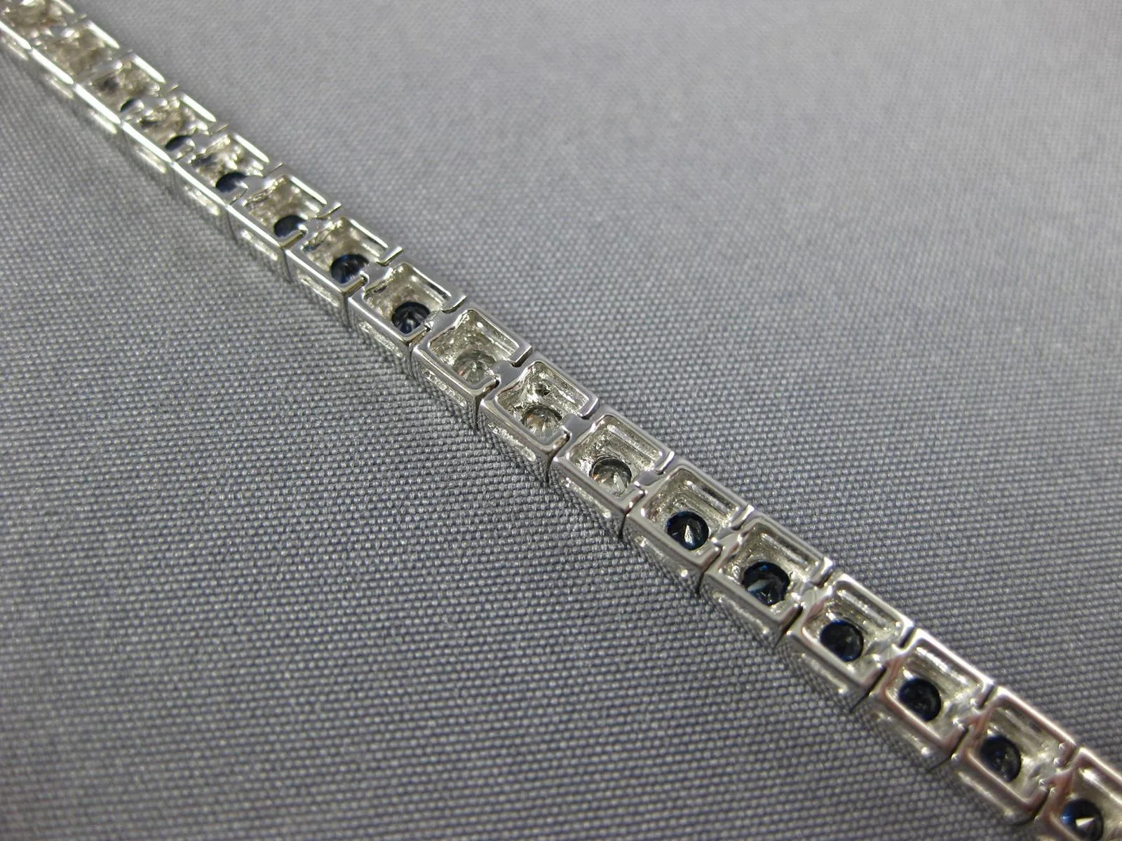 3.04CT DIAMOND & AAA SAPPHIRE 18KT WHITE GOLD 3D SQUARE FILIGREE TENNIS BRACELET