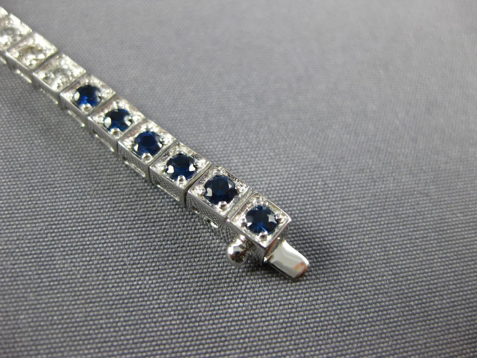 3.04CT DIAMOND & AAA SAPPHIRE 18KT WHITE GOLD 3D SQUARE FILIGREE TENNIS BRACELET