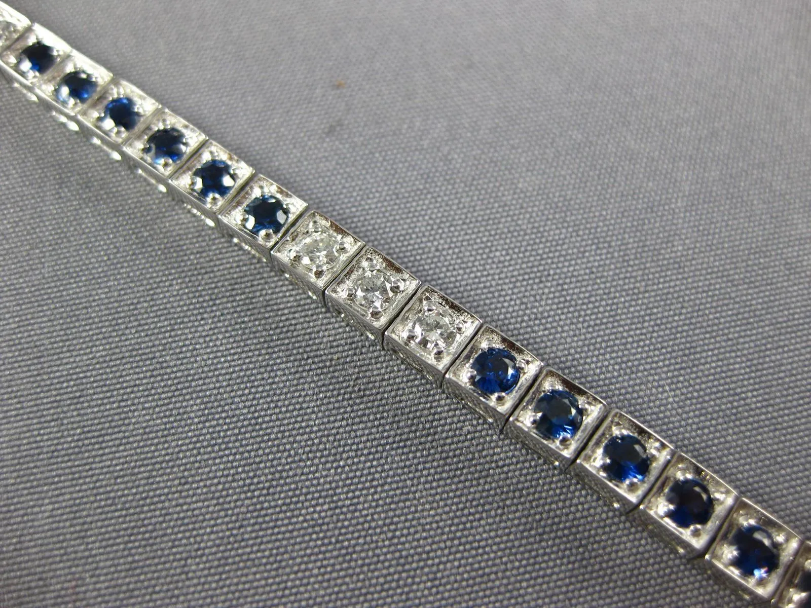 3.04CT DIAMOND & AAA SAPPHIRE 18KT WHITE GOLD 3D SQUARE FILIGREE TENNIS BRACELET