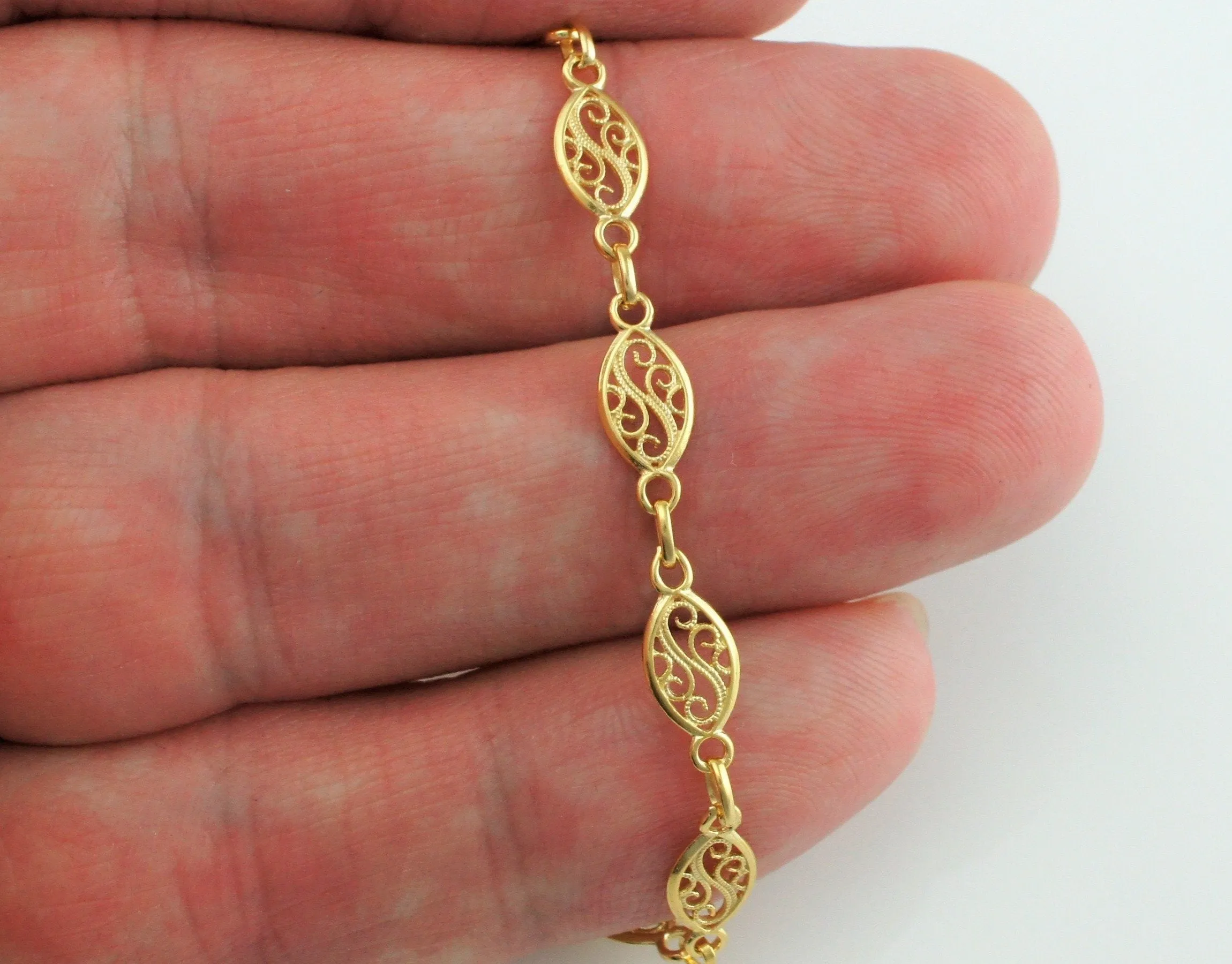 9ct Yellow Gold Filigree Oval Disc Links Bracelet