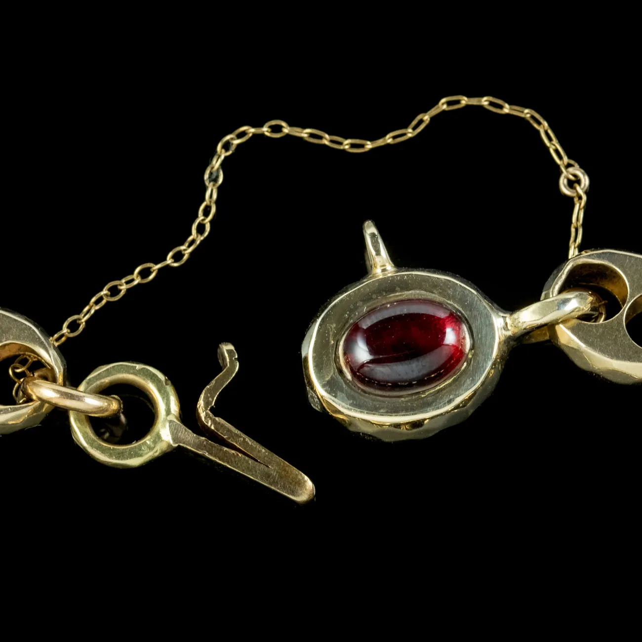 Antique Victorian 15ct Gold Bracelet Garnet Clasp Circa 1880