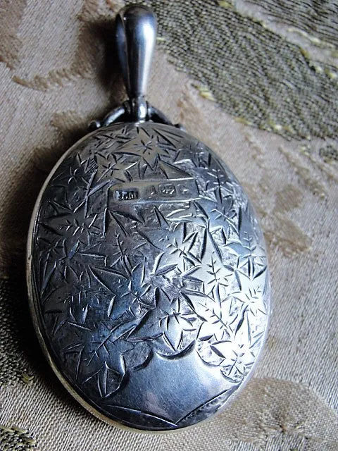 BEAUTIFUL Victorian Large Engraved Sterling Silver English Locket Game of Thrones Castle Lannister Casterly Rock Antique Jewelry