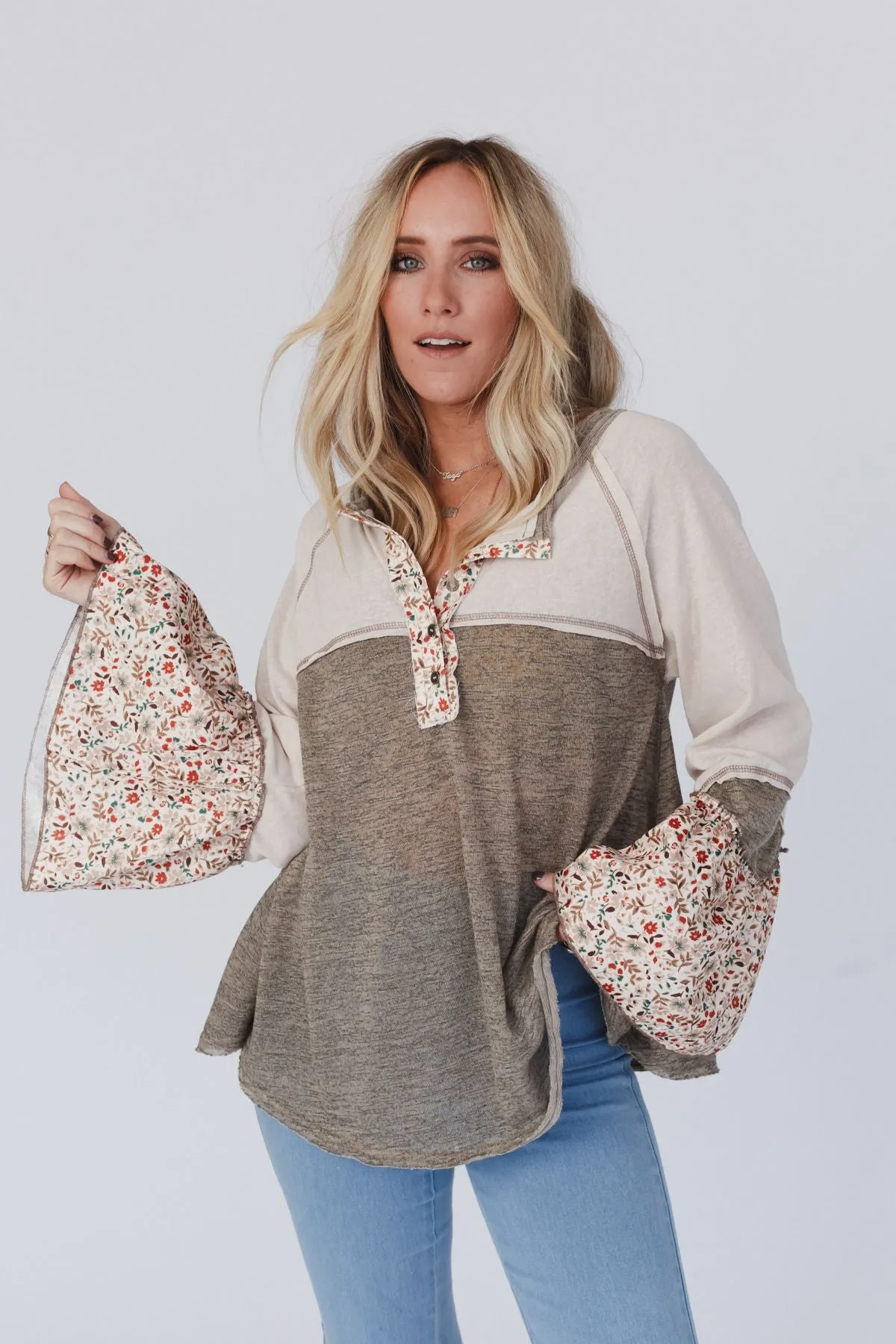 Blooms Of Love Contrast Top - Taupe