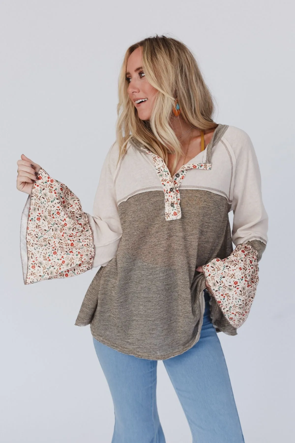 Blooms Of Love Contrast Top - Taupe