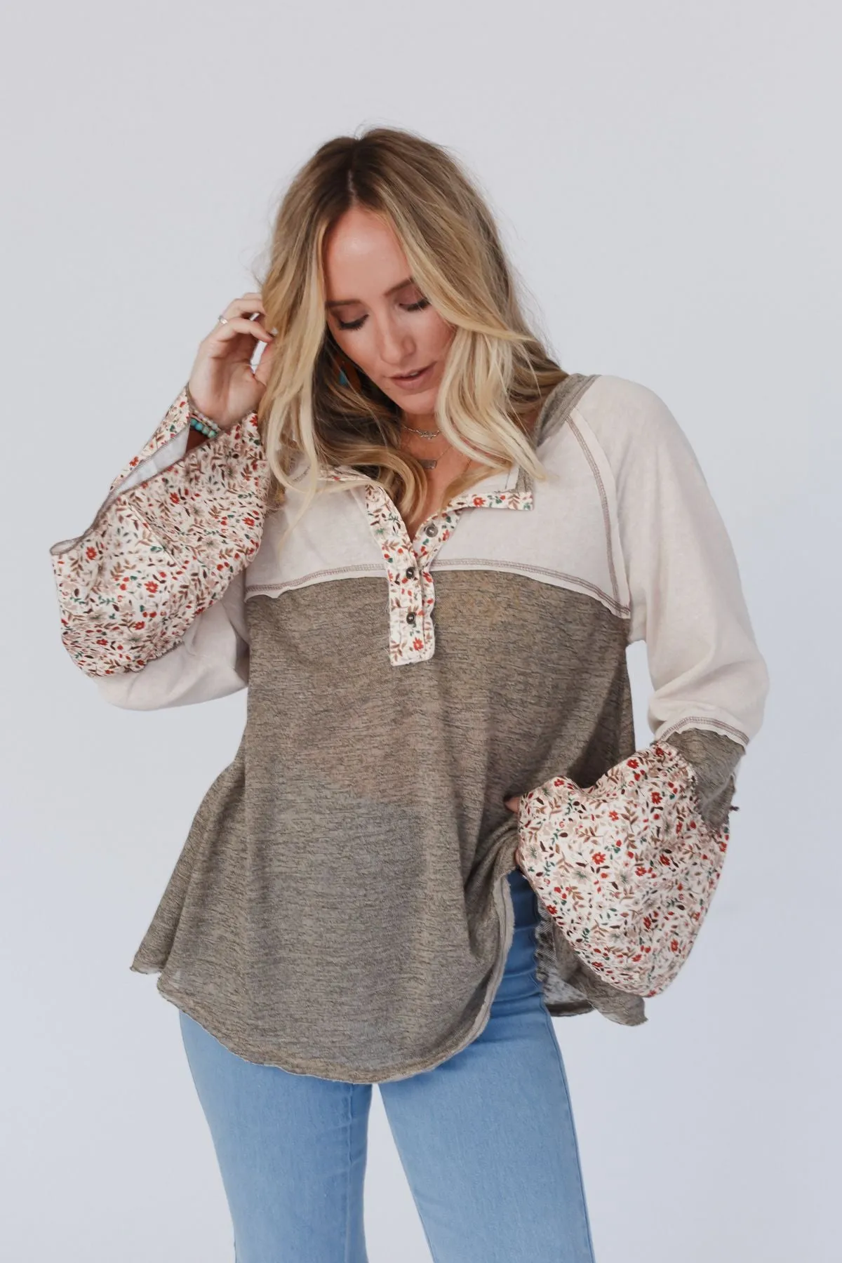 Blooms Of Love Contrast Top - Taupe