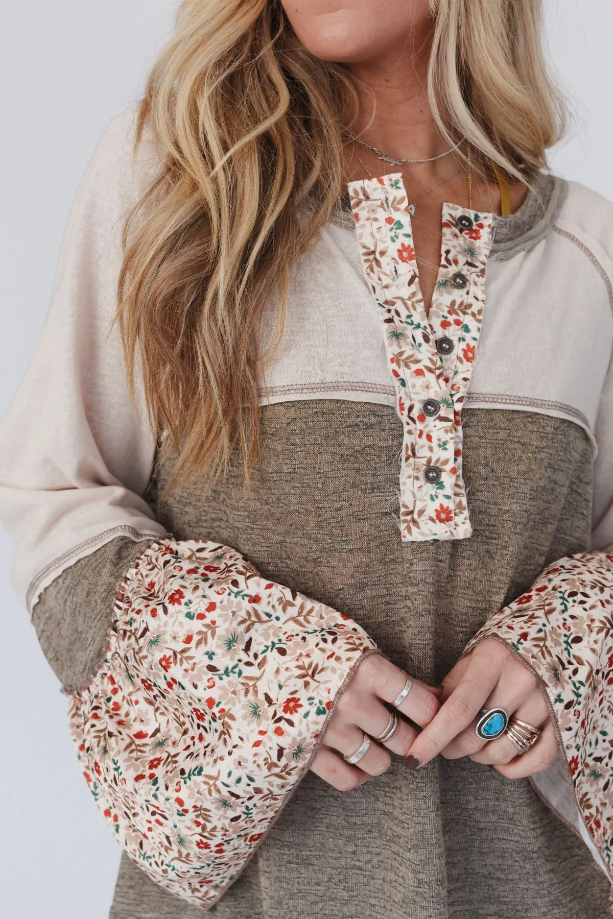 Blooms Of Love Contrast Top - Taupe