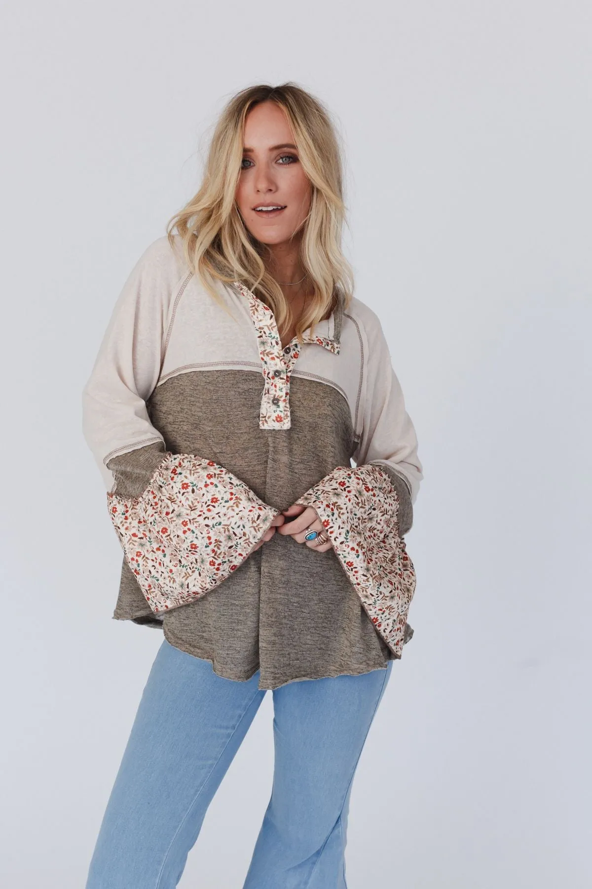 Blooms Of Love Contrast Top - Taupe