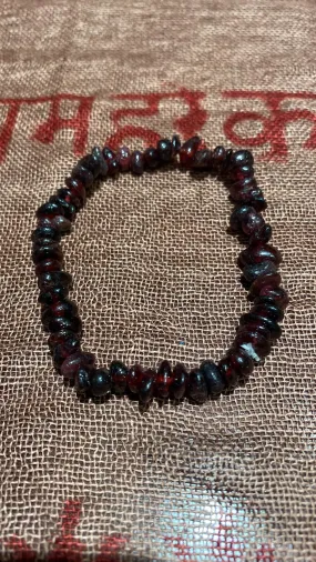 Garnet Chips Stretch Bracelet