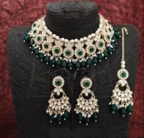 Green Kundan Choker Necklace & Earring Set With Maang Tika