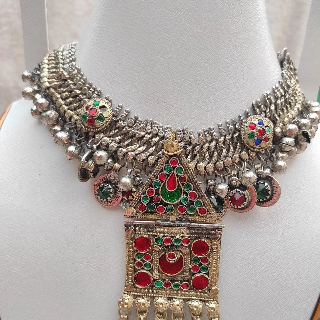 Handmade Choker With Multicolor Glass Stones