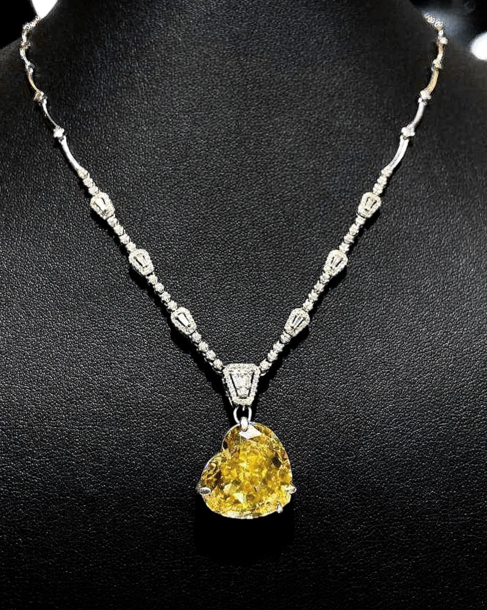 LVNA Signatures 32ct Heart Brilliant Natural Citrine Gemstone Center Piece with 2.2cttw Diamond Necklace 14kt