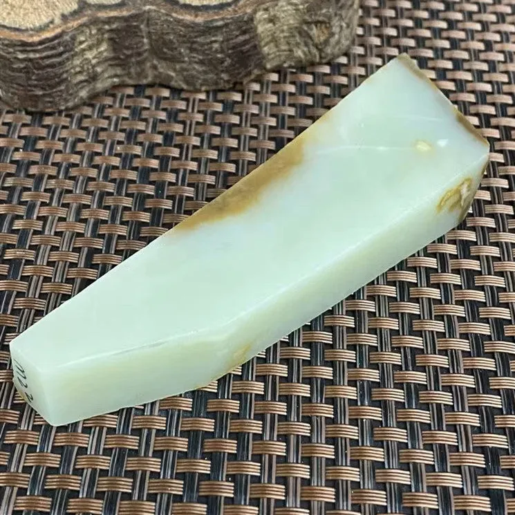 Natural Hetian Jade Rough Nephrite Raw (113g,10.4X3.3X1.5cm)