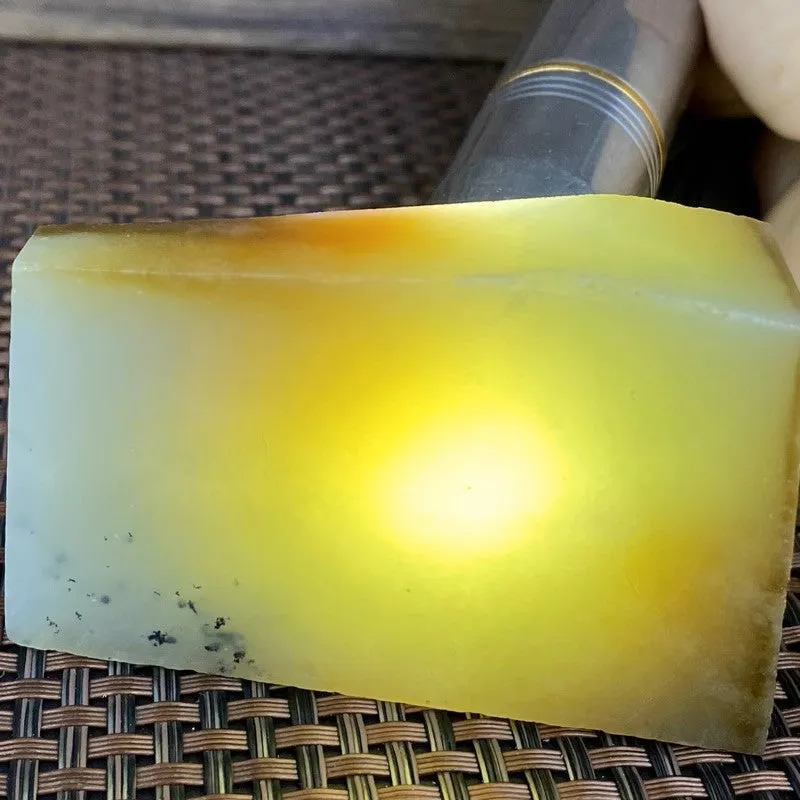 Natural Hetian Jade Rough Nephrite Raw (160g,7.3X4.8X1.8cm)