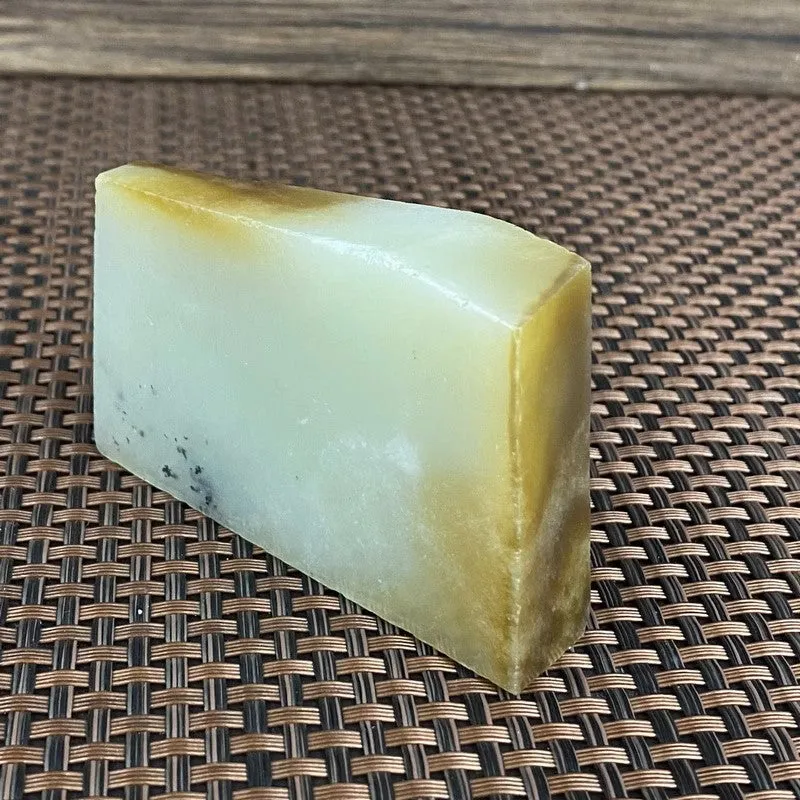 Natural Hetian Jade Rough Nephrite Raw (160g,7.3X4.8X1.8cm)