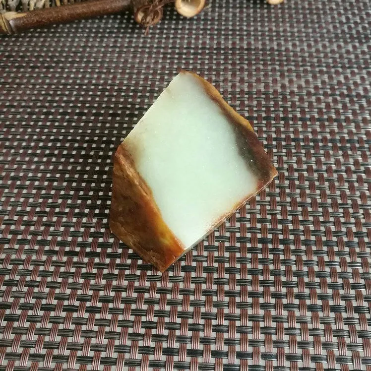 Natural Hetian Jade Rough Nephrite Raw (161g, 5.3X4.9X3.5cm)