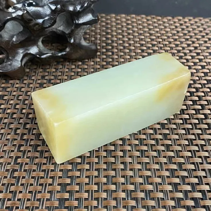 Natural Hetian Jade Rough Nephrite Raw (193g,7.5X3.5X3.2cm)