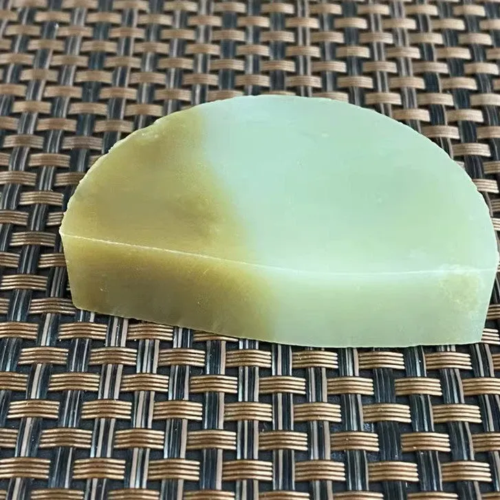 Natural Hetian Jade Rough Nephrite Raw (57g,5.2X3.2X1.4cm)