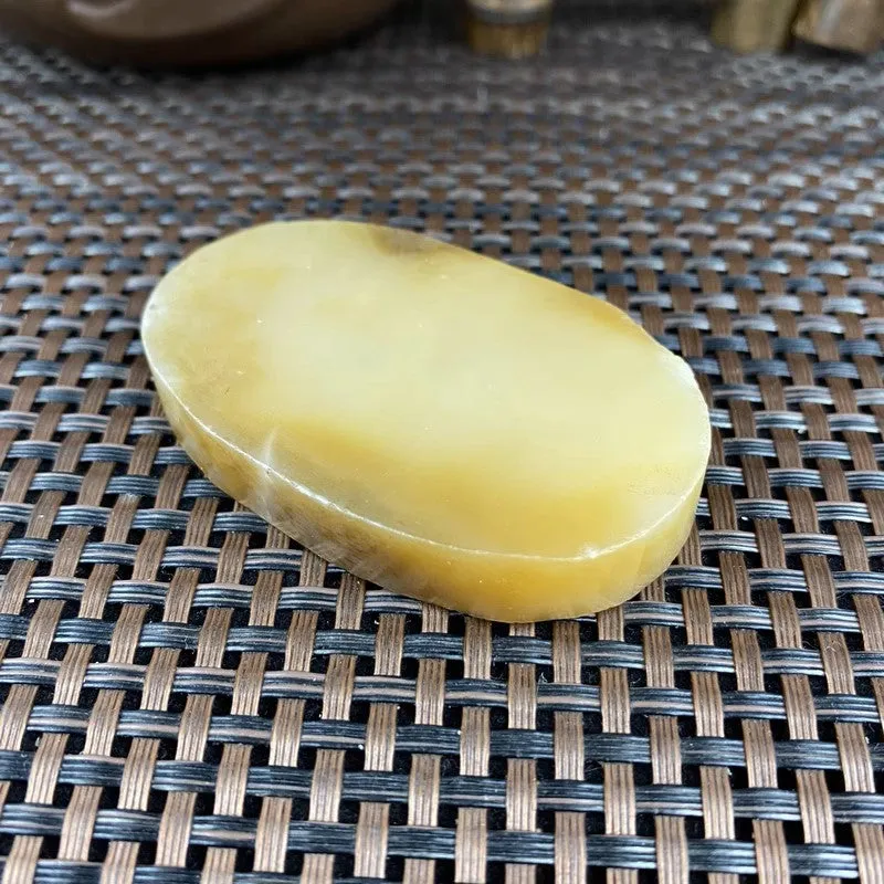 Natural Hetian Jade Rough Nephrite Raw (62g,6.3X4.0X1.0cm)