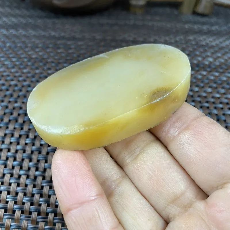 Natural Hetian Jade Rough Nephrite Raw (62g,6.3X4.0X1.0cm)