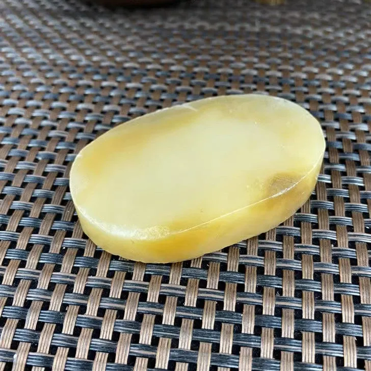 Natural Hetian Jade Rough Nephrite Raw (62g,6.3X4.0X1.0cm)