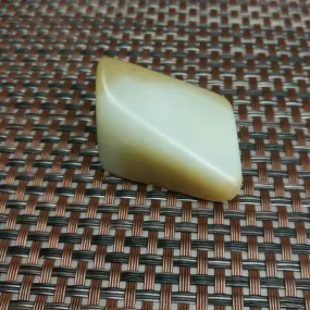 Natural Hetian Jade Rough Nephrite Raw (63g,3.8X3X3.5cm)