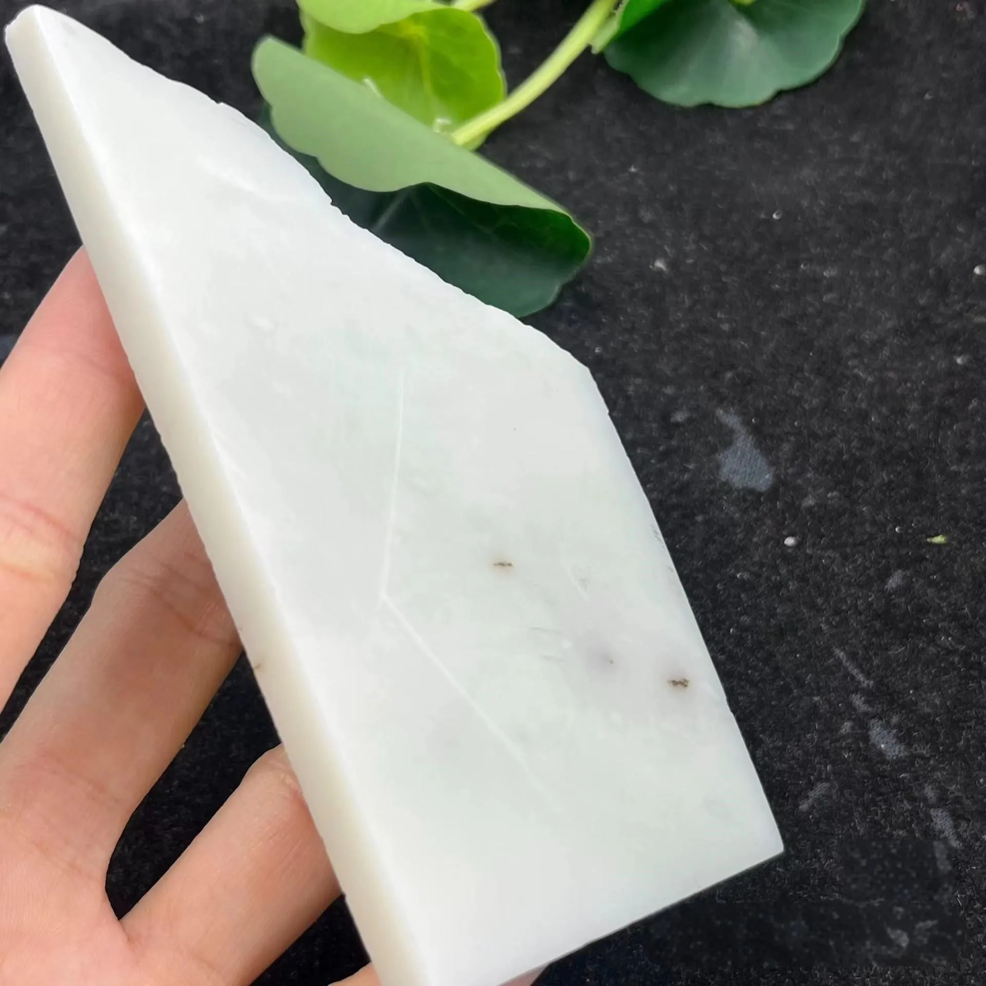 Natural Hetian Jade Rough Nephrite Raw (88g,10.1X5.4X0.7cm)