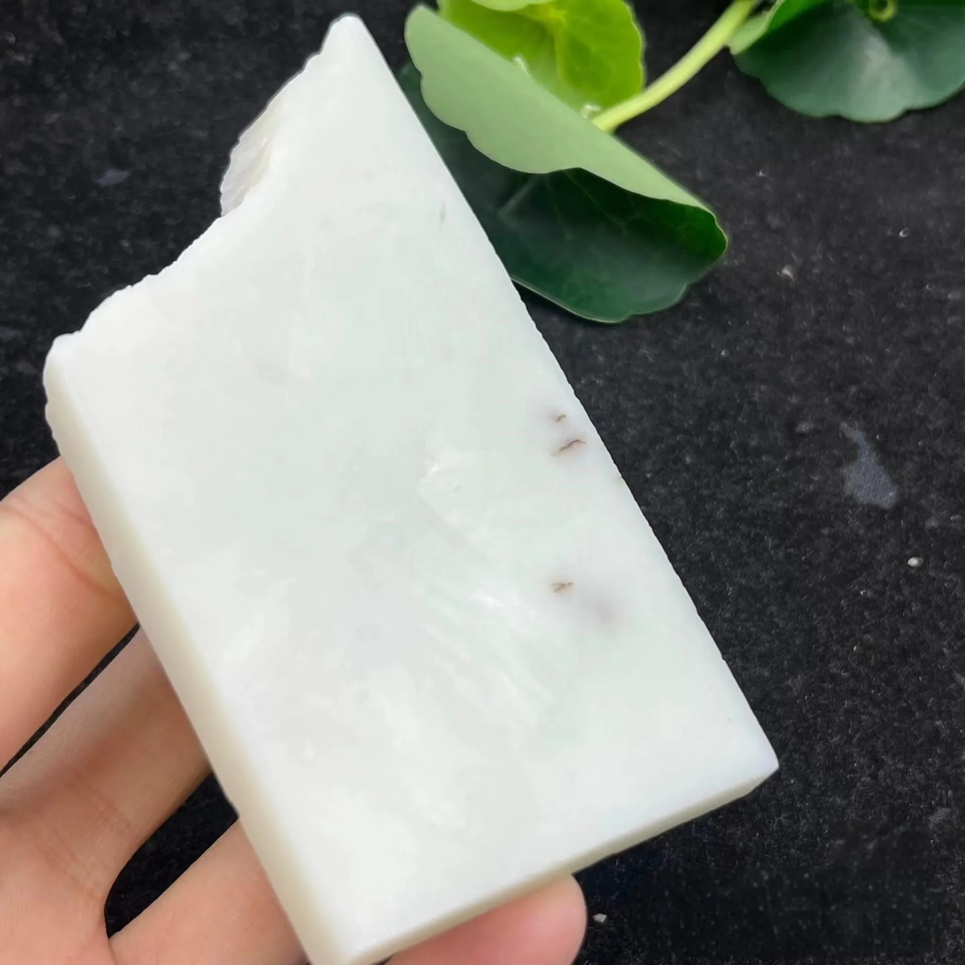 Natural Hetian Jade Rough Nephrite Raw (88g,10.1X5.4X0.7cm)