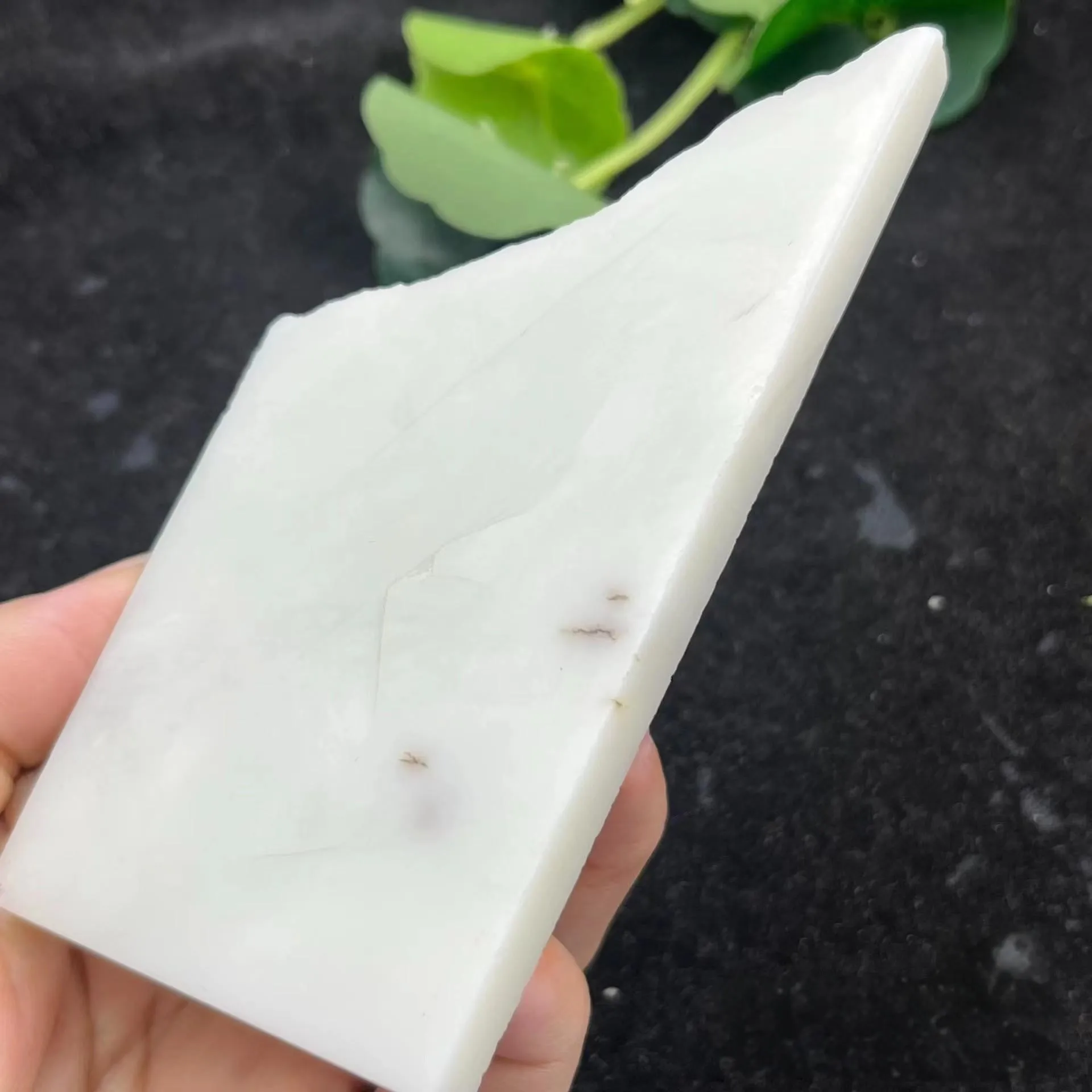 Natural Hetian Jade Rough Nephrite Raw (88g,10.1X5.4X0.7cm)