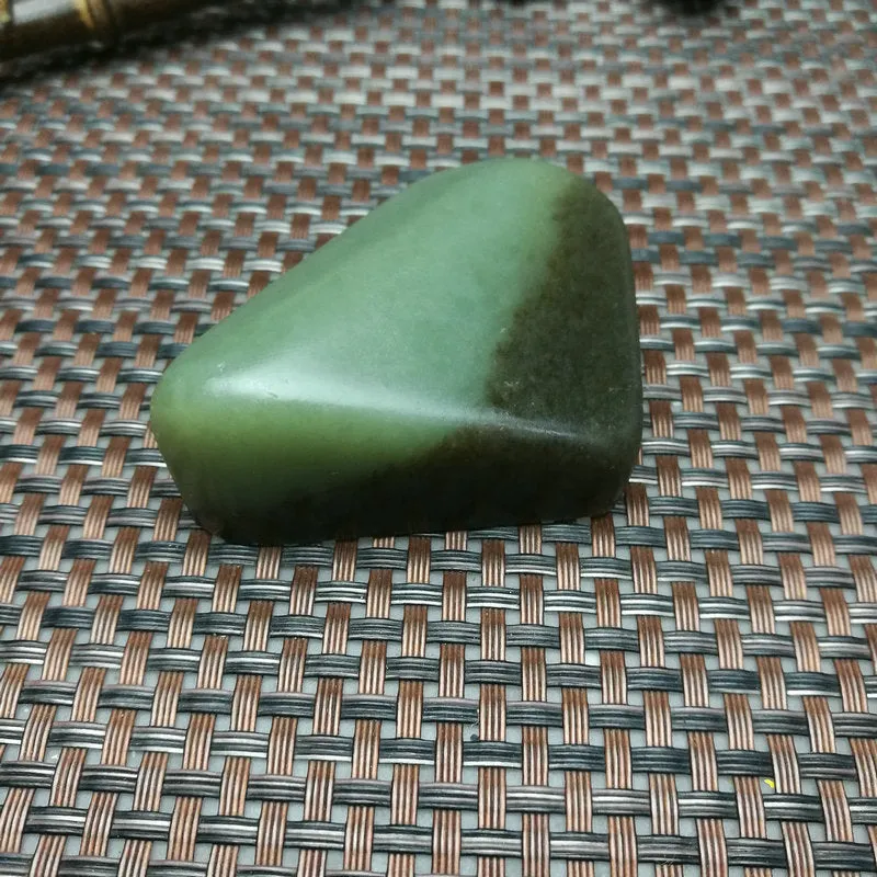 Natural Hetian Jade Rough Nephrite Raw (98g, 5.7X4.5X2cm)