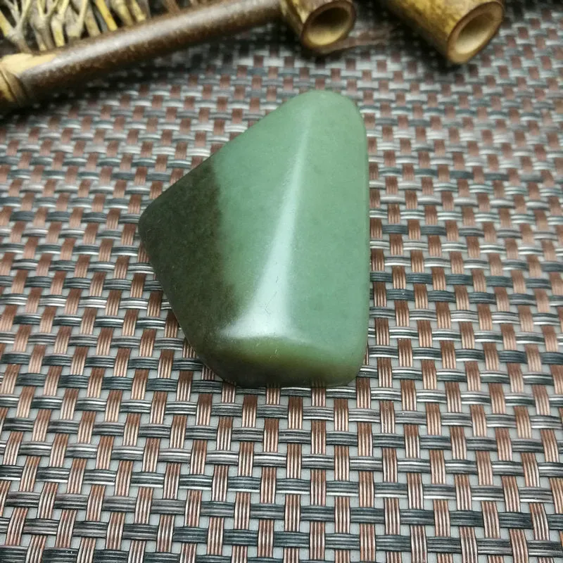 Natural Hetian Jade Rough Nephrite Raw (98g, 5.7X4.5X2cm)