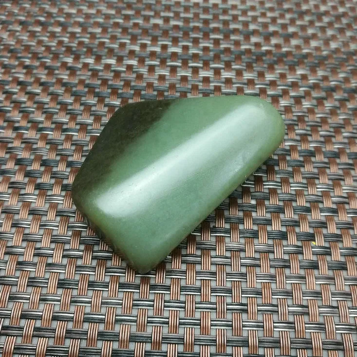 Natural Hetian Jade Rough Nephrite Raw (98g, 5.7X4.5X2cm)