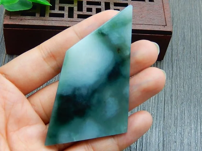 Natural Jade Jadeite Raw (33g, 53X35X6mm)