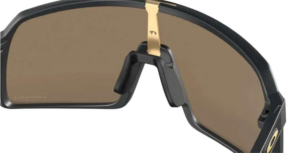 Oakley Mens Fit Sutro XL Matte Carbon Frame - Prizm 24k Lens - Non-Polarized Sunglasses