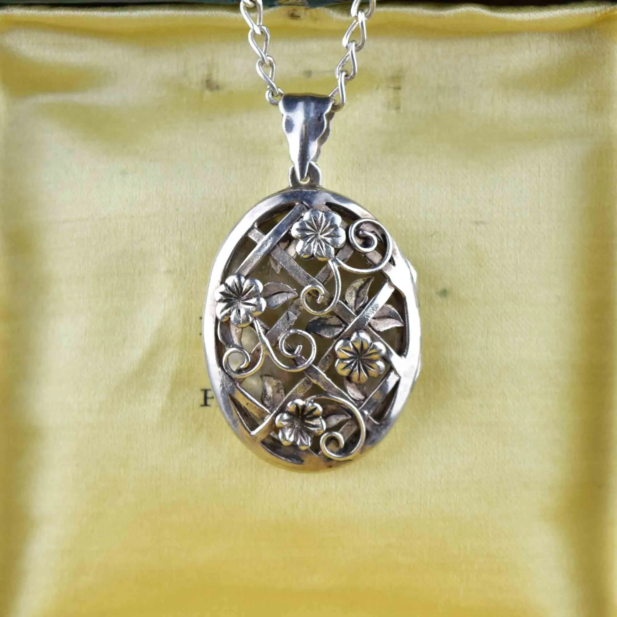 Vintage Art Nouveau Style Silver Floral Vinaigrette Locket Necklace